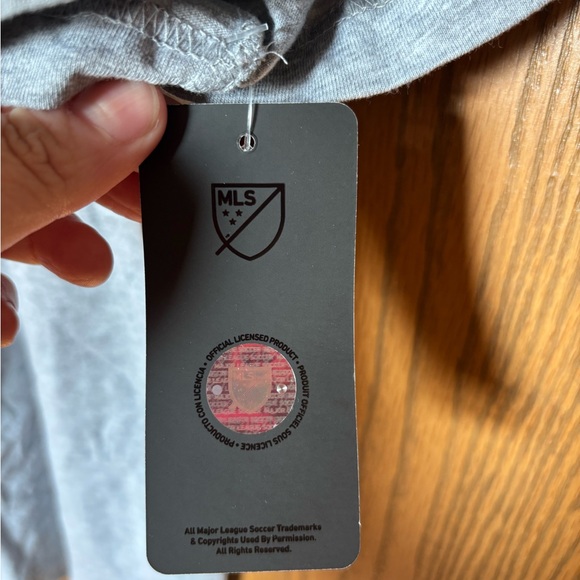 The Crew Columbus Crew Graphic T-Shirt BNWT - Picture 5 of 7